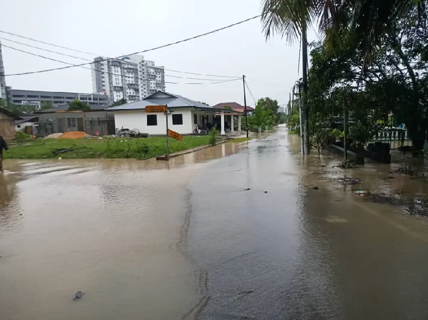 午後狂風暴雨　新山哥打丁宜多地閃電水災