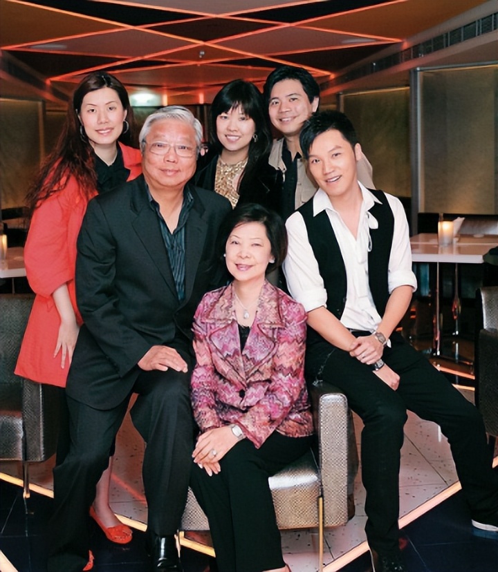 王賢志欠債真相曝光！蕭定一揭他爛賭欠過億，親妹：他還在靠家裡養