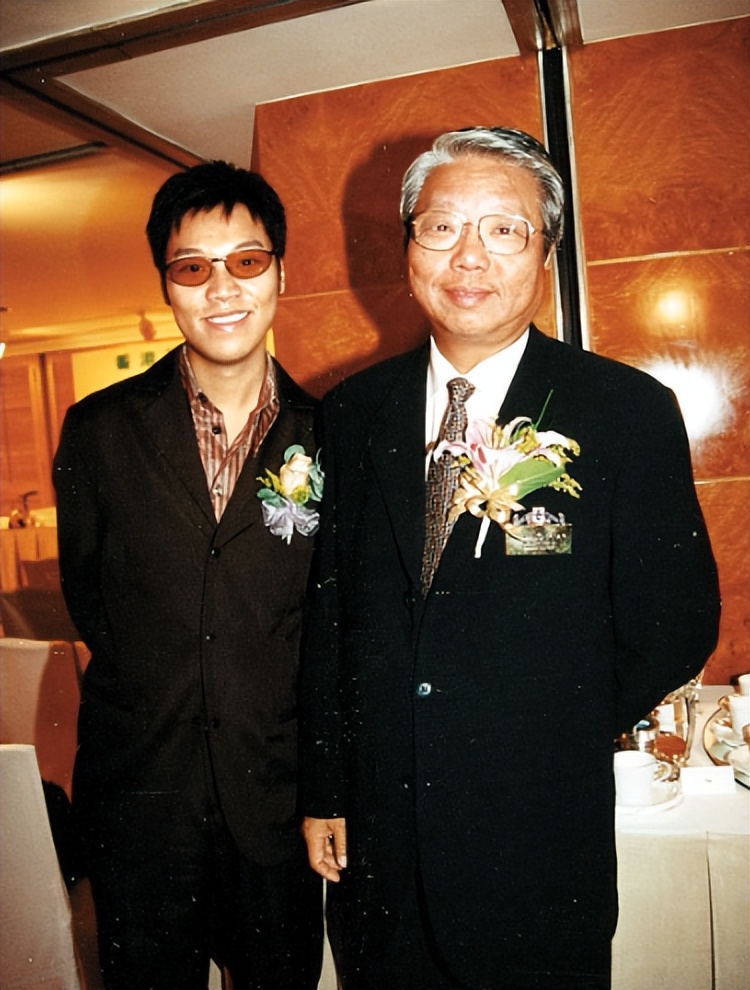 王賢志欠債真相曝光！蕭定一揭他爛賭欠過億，親妹：他還在靠家裡養