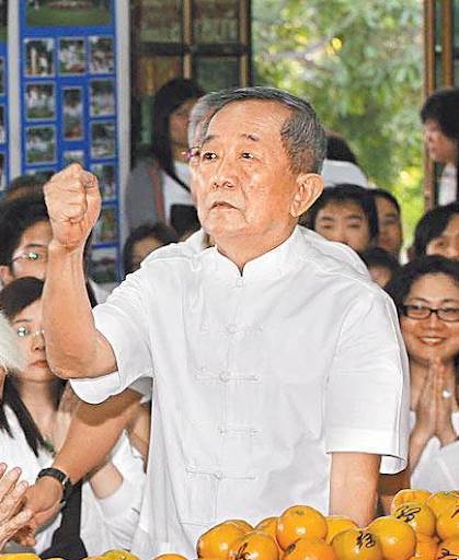 他斷大S壽命、要羅志祥戒色，還救過梁朝偉！為何獨拒救張國榮