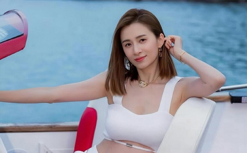 香港知名演員突發急性肺炎和腸胃炎，吃藥吃到哭，感覺死去活來