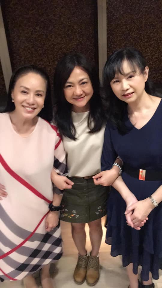 封麥30年不復出！62歲李碧華「賢妻良母近照」重現古典美　住上億豪宅「卻節儉開10多年老車」