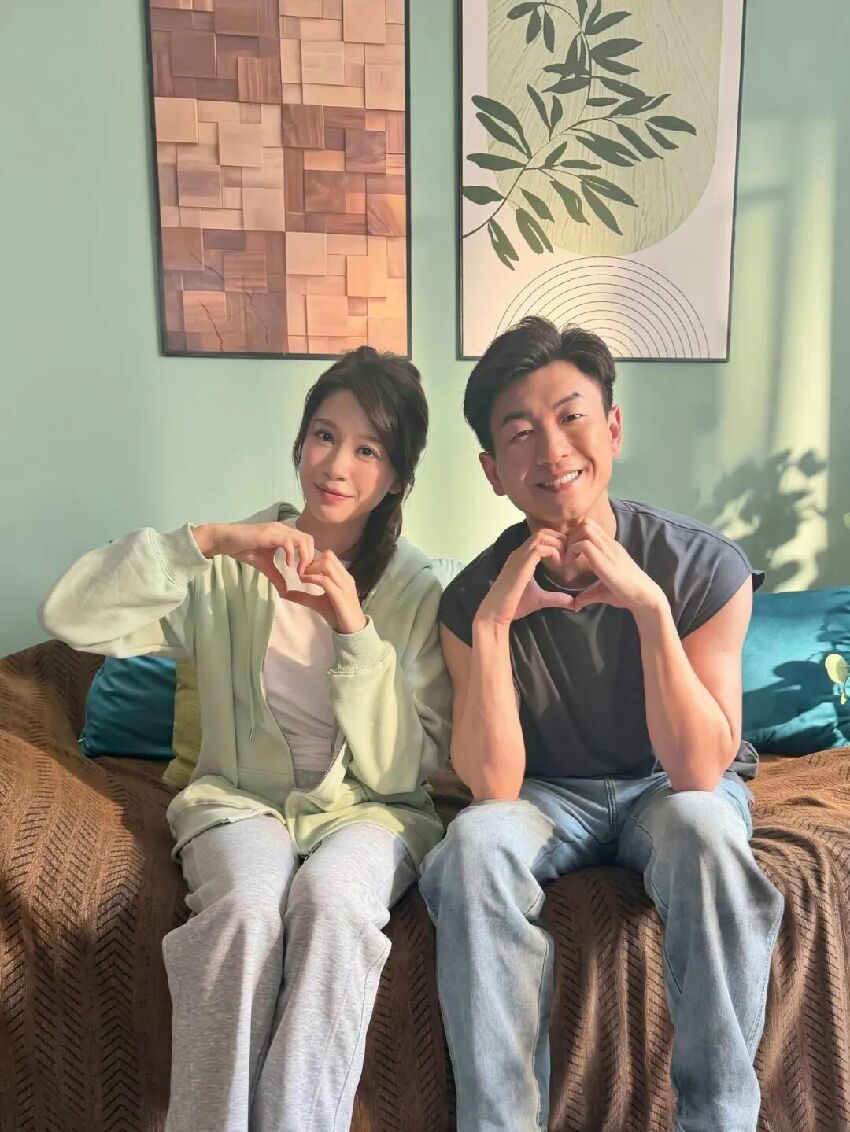 33歲TVB女星與39歲男星合體曬全家福，有望回歸《愛回家》大結局