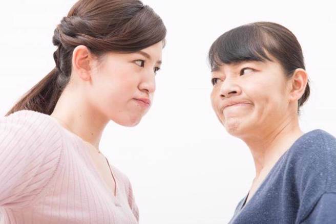 「媳婦沒必要孝順婆婆」該做的是兒子，律師10金句點破：您不是她媽