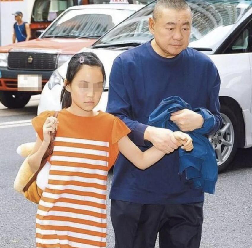 劉鑾雄低調過75歲生日，呂麗君女兒曬照慶祝，劉鑾雄年輕照罕曝光