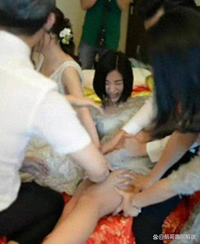 伴娘內褲被扒光！婚禮現場混亂狀況曝光！低俗婚禮必須取消！