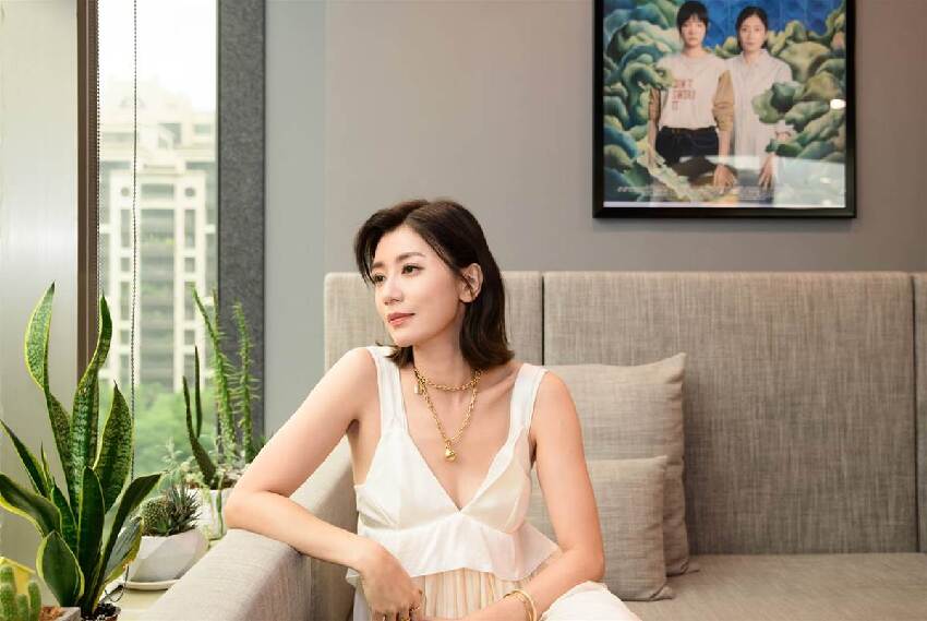 這次真離了!賈靜雯深夜發文官宣,8年婚姻正式結束,修傑楷嚴重過錯方,孩子歸賈靜雯所有!