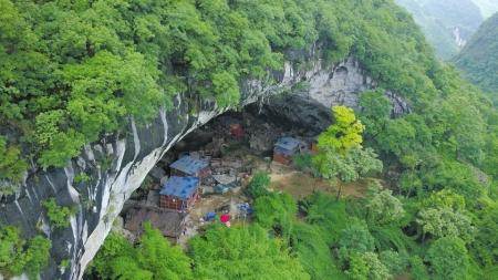 隱居山洞70多年！18戶人家「互相通婚」自給自足，突因1事「集體搬離」現況曝光