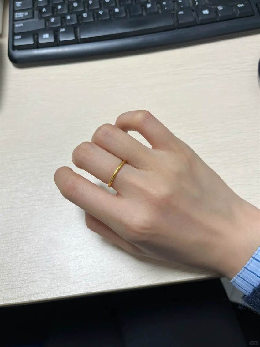 戒指戴在這個手指，再窮也富的起來，遲早邊富翁！80%的人都搞錯了！