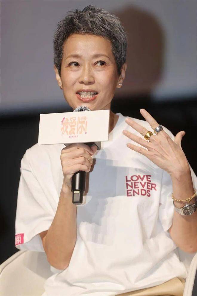 當年飾演許仙一角色爆紅如今60歲近照曝光，網友：還我水仙！