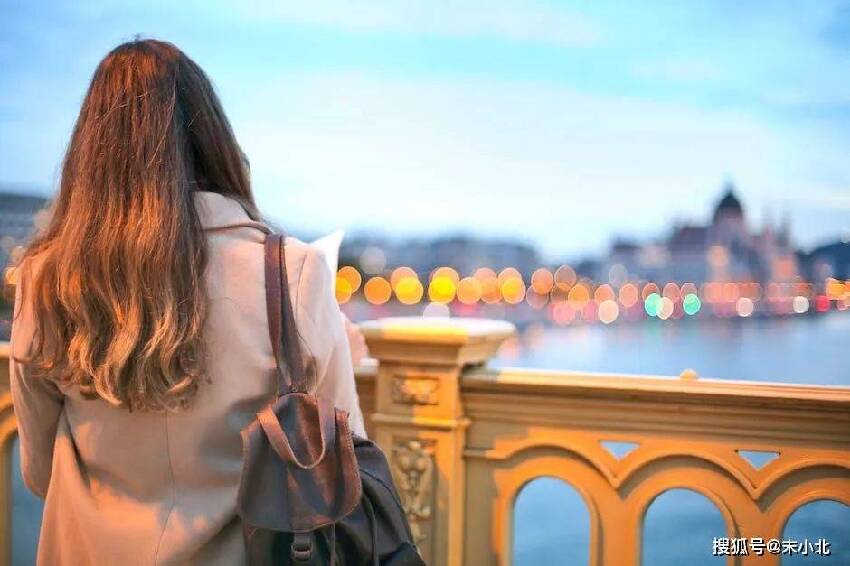 當一個女人決定放手時,會有四個表現,很難挽回