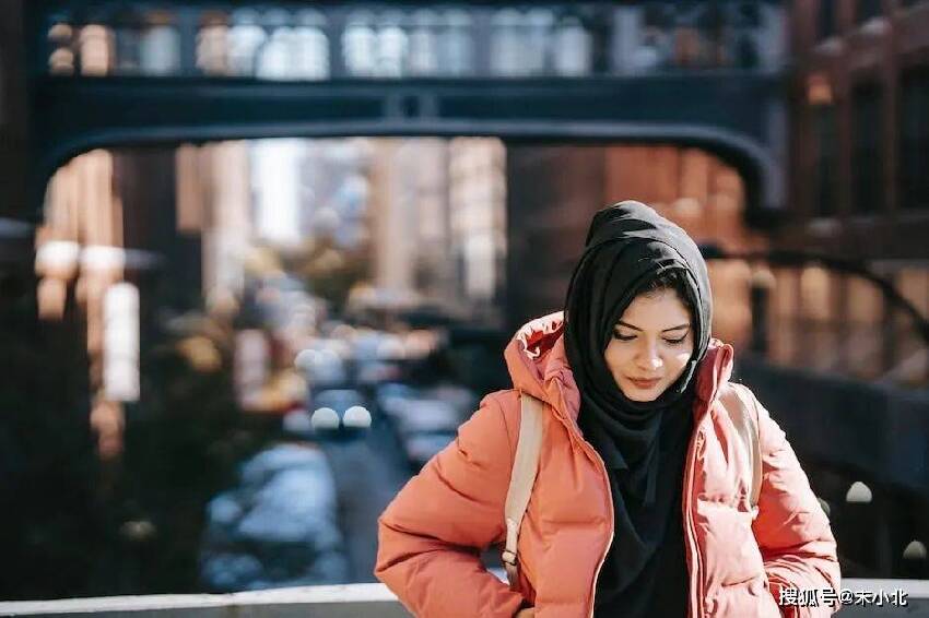 當一個女人決定放手時,會有四個表現,很難挽回