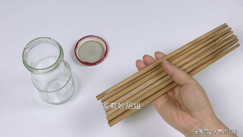 家裡這種玻璃瓶不要再扔了,放在家裡別提多厲害,現在學會不晚