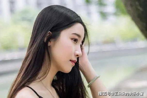 女人徹底不愛你了,才會在你面前有這4種表現,努力挽回吧!