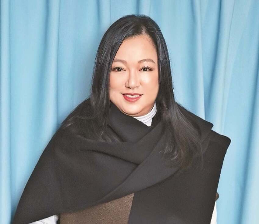 前港姐冠軍李珊珊胸部二次發育,大膽拍性感寫真,戰勝驚恐症再度復出