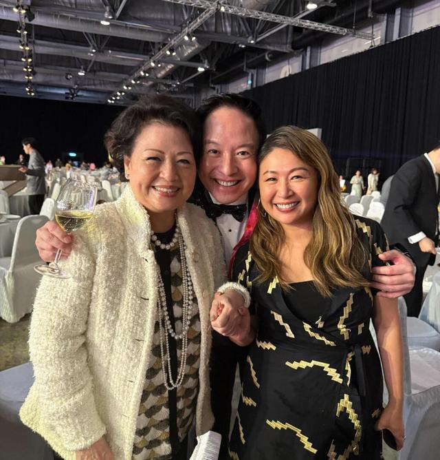 「向氏神秘後人」母親曝光!戴千萬首飾太富貴,曾與賭王四太嘆茶