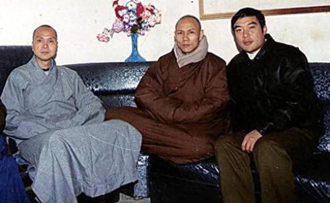 當年兩岸爆紅!資深男星「疑因趙雅芝」剃度出家 如今76歲「粉絲卻認不出來」現況曝光