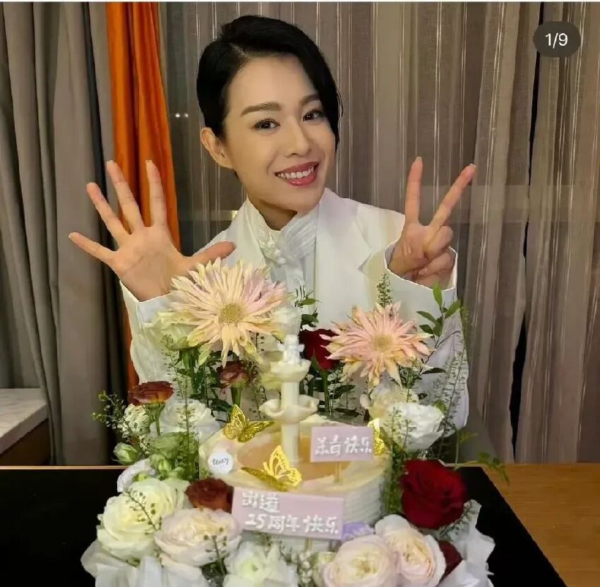 恭喜！TVB前知名當家視后慨嘆入行25周年，3個兒子被指共用一張臉