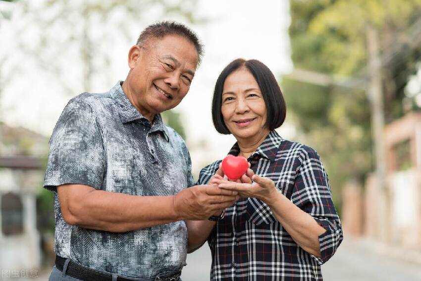 花1百萬給兒子買房，親家有鑰匙我卻進不去，我笑著給兒子斷了金援