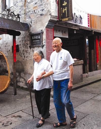 花1百萬給兒子買房，親家有鑰匙我卻進不去，我笑著給兒子斷了金援