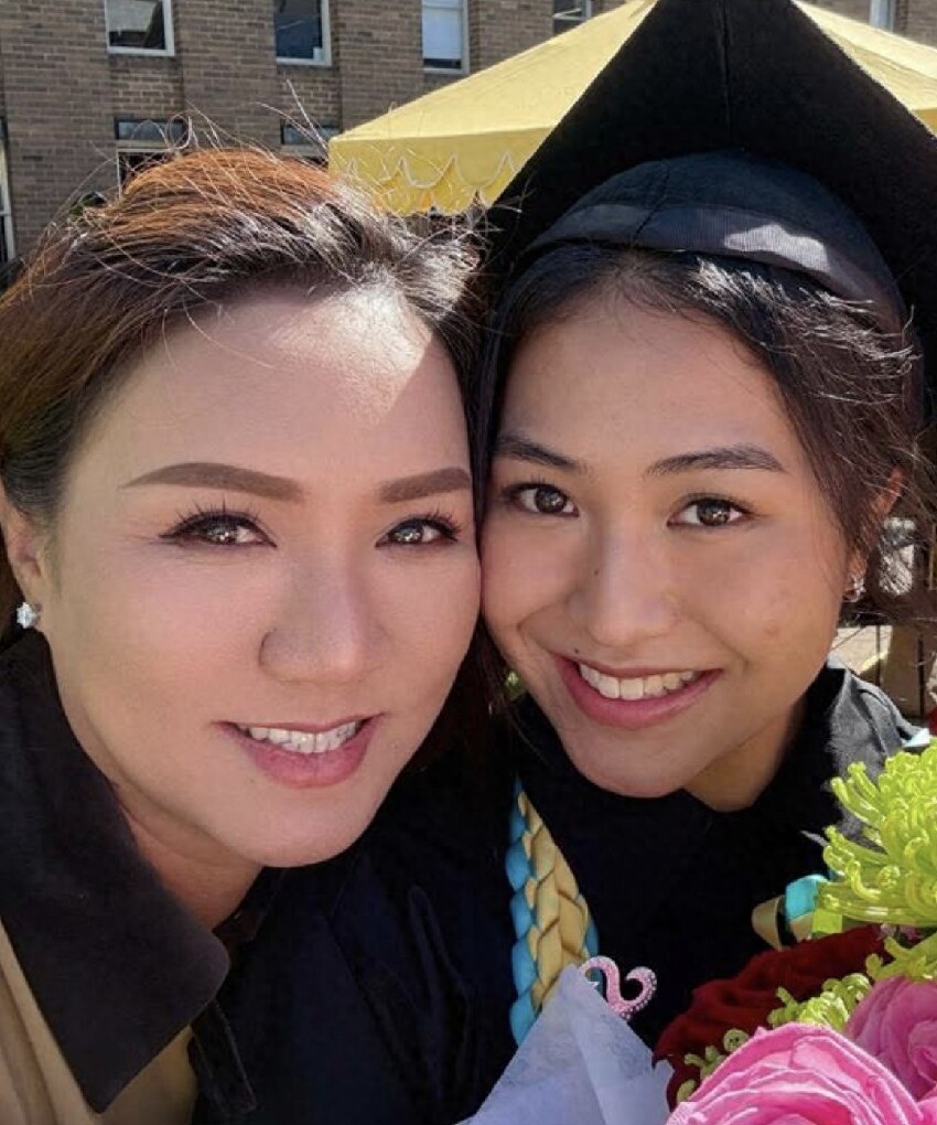 黎瑞恩見證23歲女兒大學畢業，赴澳洲參加畢業禮，自曝從頭哭到尾