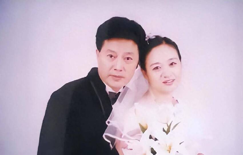 他是最干凈的男演員，25歲成名，結婚39年無緋聞，如今女兒比他紅