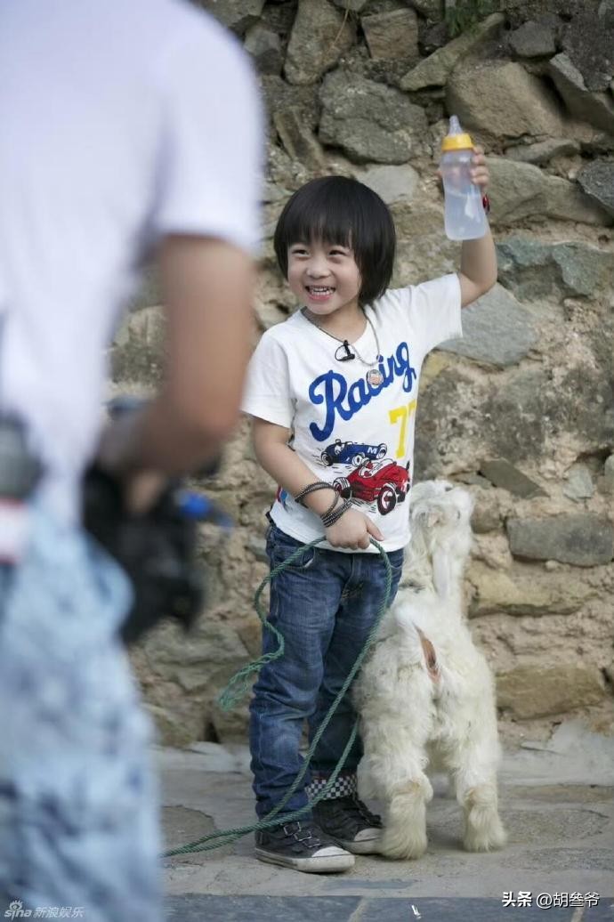 Kimi大量正臉照流出！身高1米8、嘴凸不像林志穎，下半張臉成敗筆