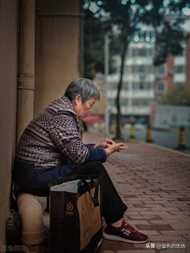 老伴走後我去女兒家住！1次吃了外孫不愛的雞腿「被女婿大罵一頓」　我幡然醒悟「斷了3萬塊支援」他們哭著上門求原諒