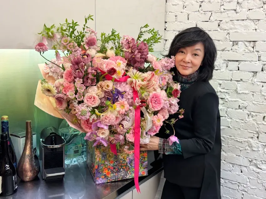 66歲陳玉蓮罕見現身，與米雪勞動節到禪院吃齋，65歲出家女星接待