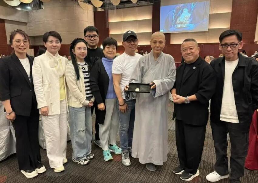 66歲陳玉蓮罕見現身，與米雪勞動節到禪院吃齋，65歲出家女星接待