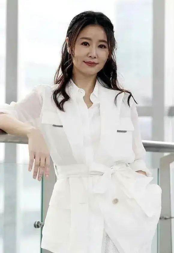 年輕時美若天仙,人過中年變大媽的9位女星,個個讓男人心痛