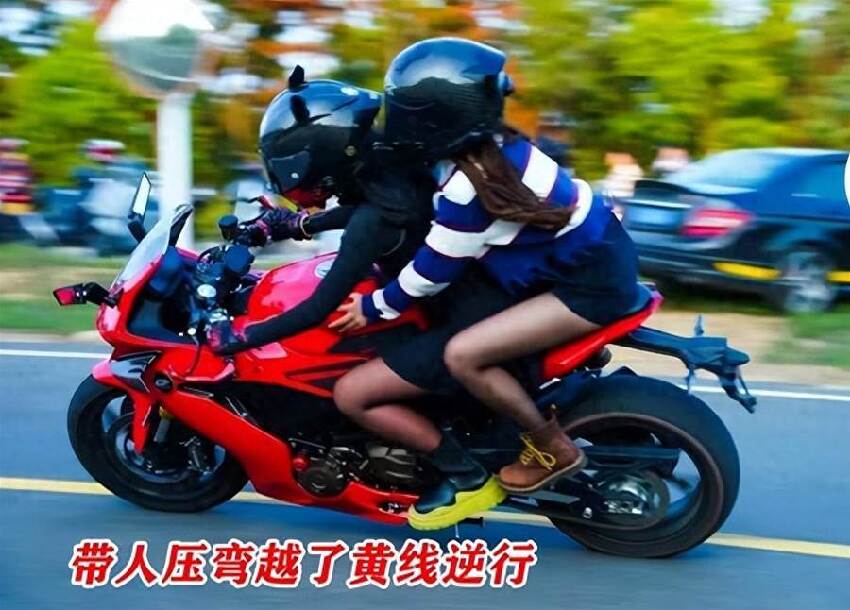 女網紅騎機車隧道內發生意外：飆車撞向路沿，穿短褲不佩戴護具！