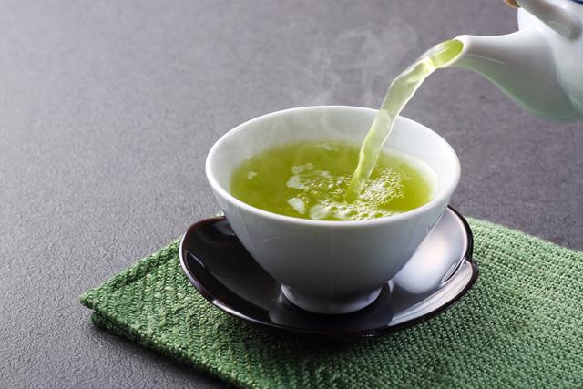 糖尿病喝茶能降血糖嗎？他親自實驗，試了三種茶，結果讓他想不到