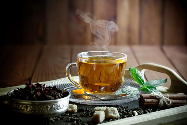 糖尿病喝茶能降血糖嗎？他親自實驗，試了三種茶，結果讓他想不到