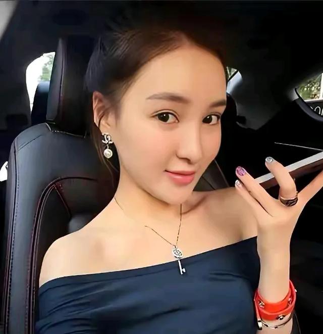 10年入獄2次,爆火后包一晚40萬,如今的她又釣上富豪