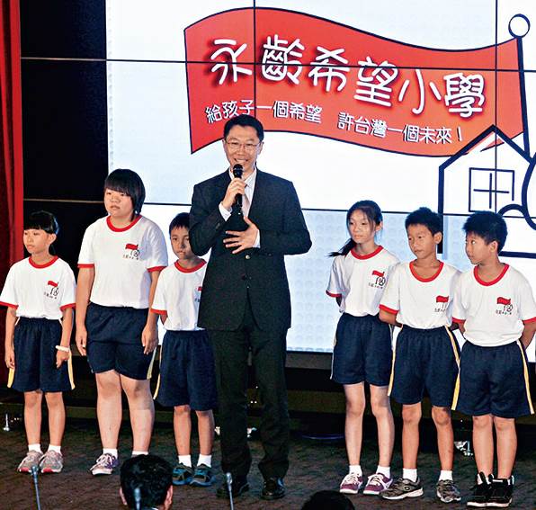 難怪不接班！郭守正嬌妻驚人背景首度公開，寧可舍棄千億家產也要帶她遠走美國，真相曝光震動全臺
