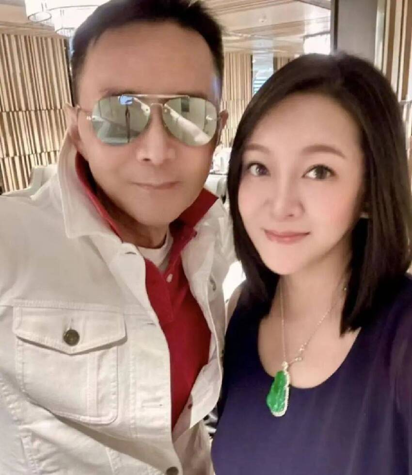 與嫰妻房事不協調鬧婚變！58歲TVB知名男星抗癌成功后體能下降，已是半退休狀態