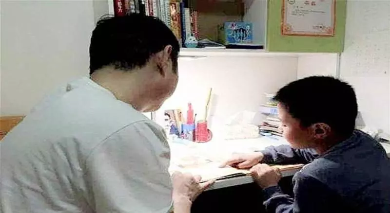 「爸爸，我太累了，我想睡1分鐘」9歲男孩這一睡再也沒睜開眼，爸爸崩潰大哭！網友：人間悲劇